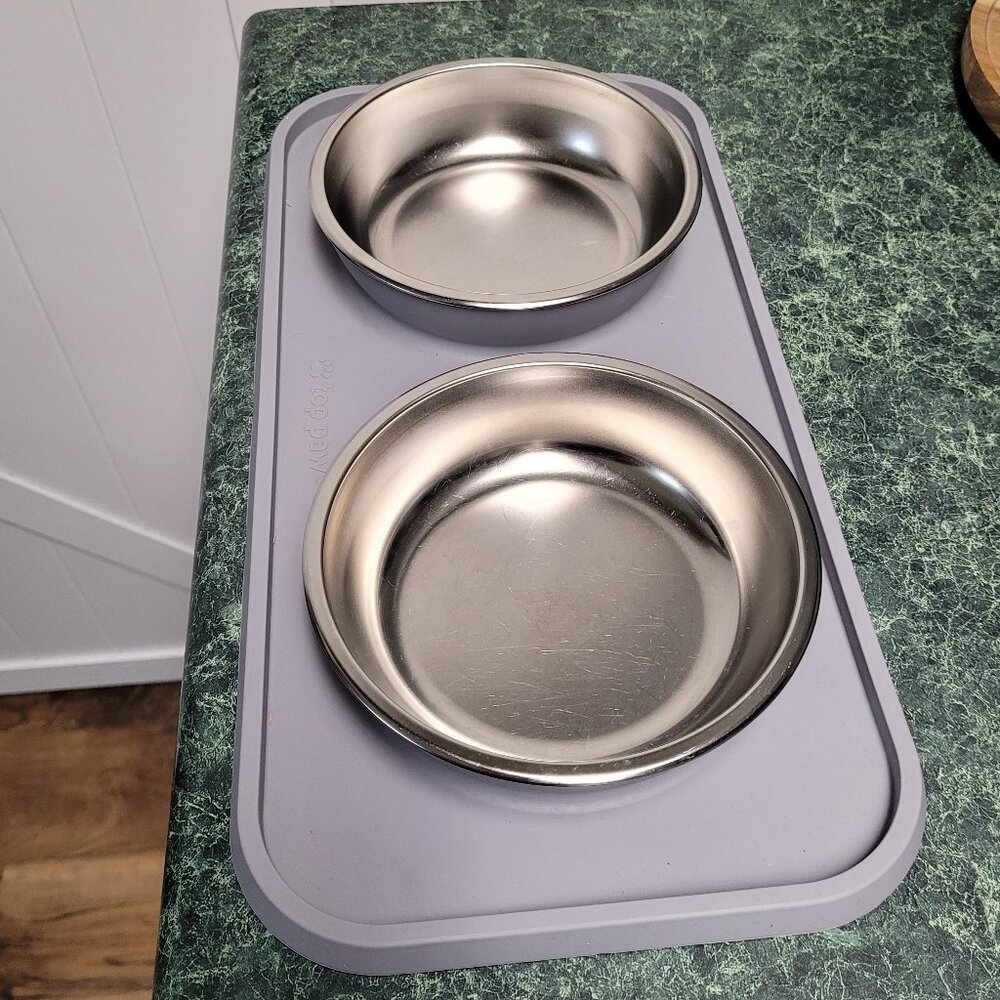 Top Paw Pet Food Dish for Food and Water - In Excellent condition!!!